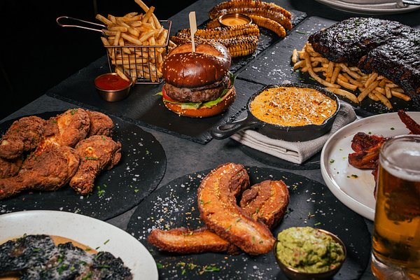 What Kind of Food Can I Expect in Darlinghurst Restaurants?